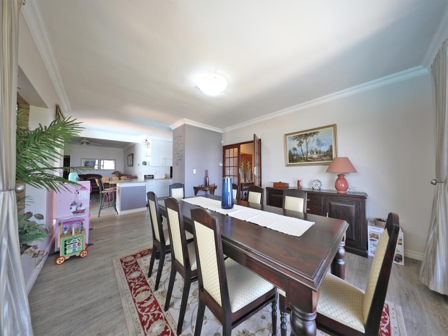4 Bedroom Property for Sale in Plattekloof Western Cape